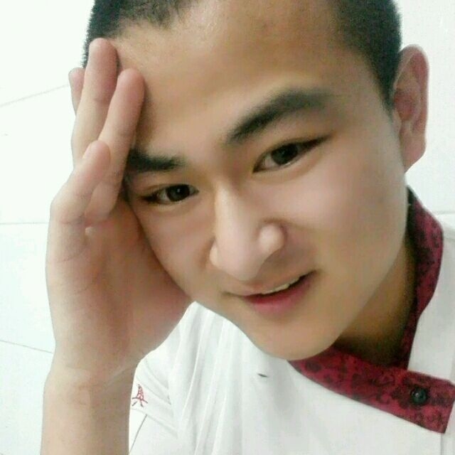 人潮拥挤的第一张照片--海城蓝颜知己交友网